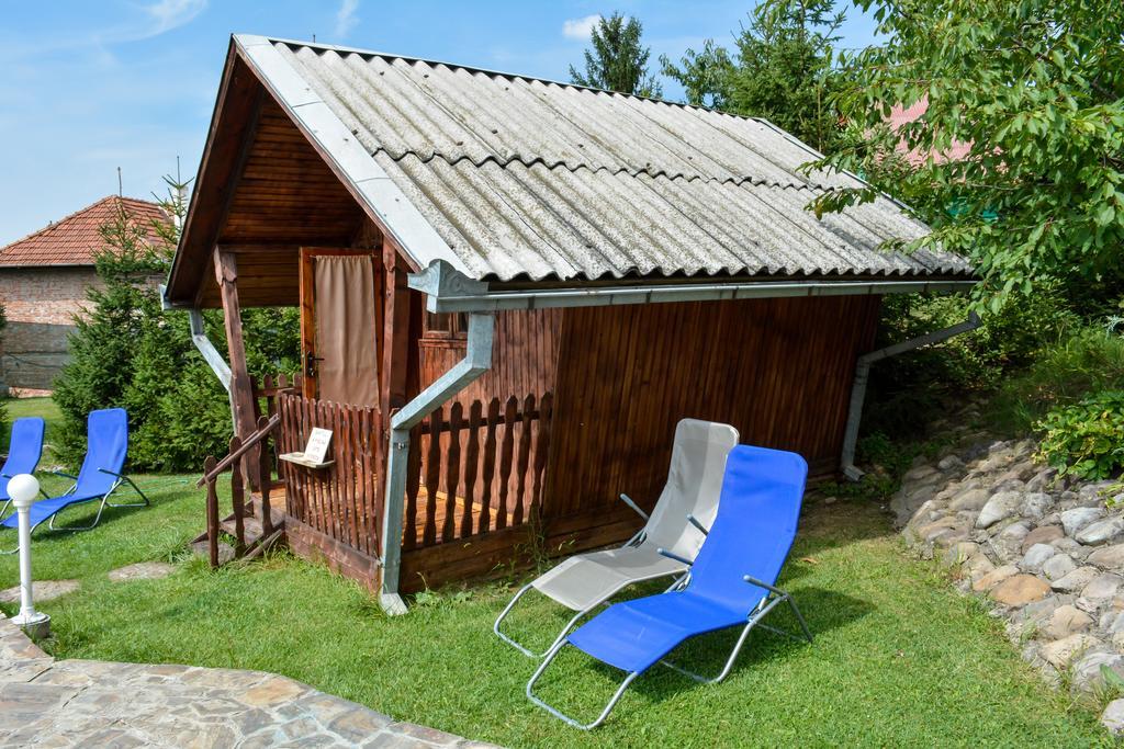 Camping Robinson Country Club 오라데아 외부 사진