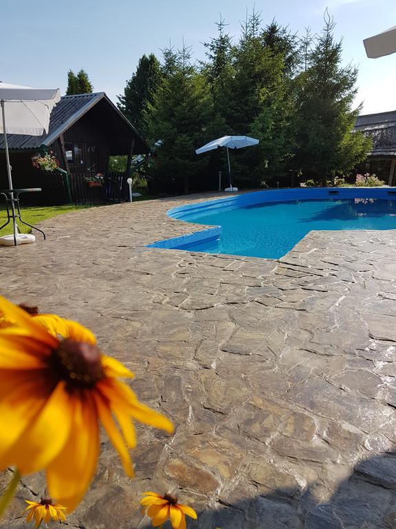 Camping Robinson Country Club 오라데아 외부 사진