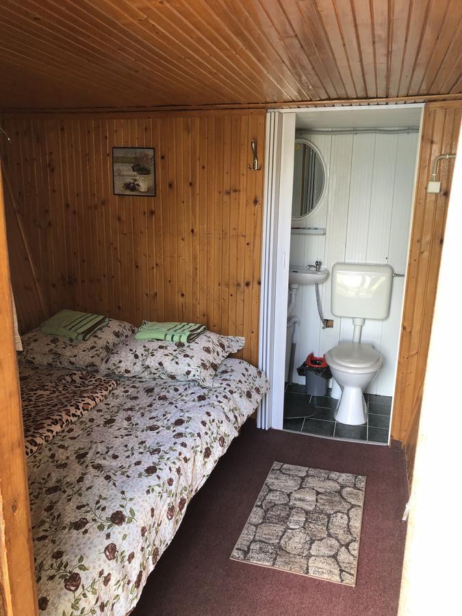 Camping Robinson Country Club 오라데아 외부 사진