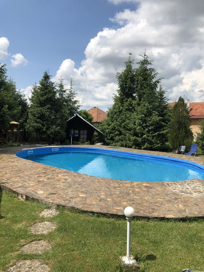Camping Robinson Country Club 오라데아 외부 사진